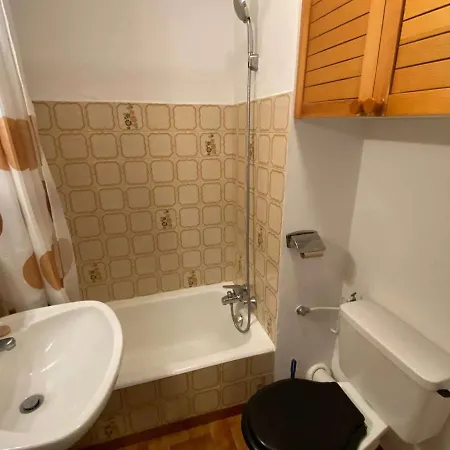 Apartment Confortable - 4 Pers, Parking, Animaux Acceptes - Fr-1-241-97 *