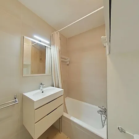 Apartment Confortable - 4 Pers, Parking, Animaux Acceptes - Fr-1-241-97 *